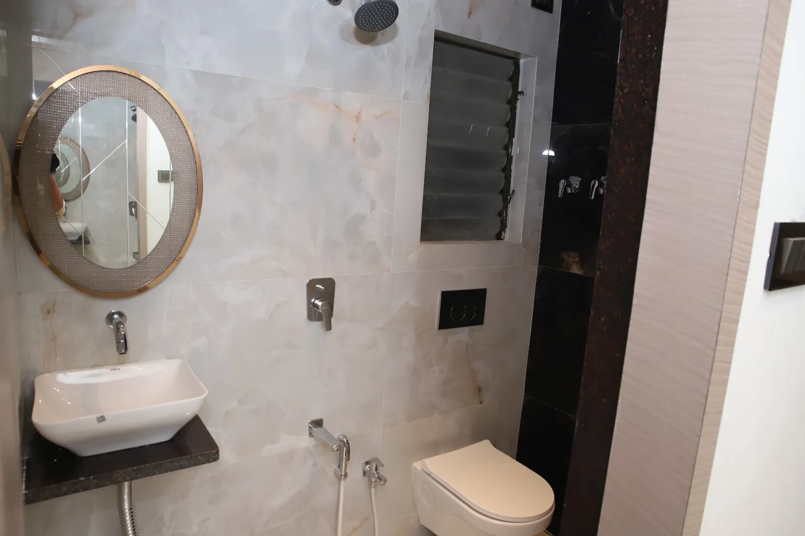 Trident Avalon batroom view